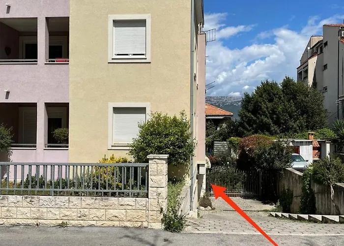 Apartman With Terrace And Garden Next To Marjan Park - 2 Free Bikes Split